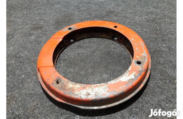 Briggs & Stratton fűnyíró motor magasító közdarab (gyári)