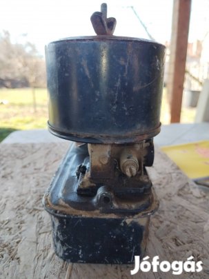 Briggs rotácios kapa,fűnyiró karburátor,tank eladó. 4HP 187 cc.