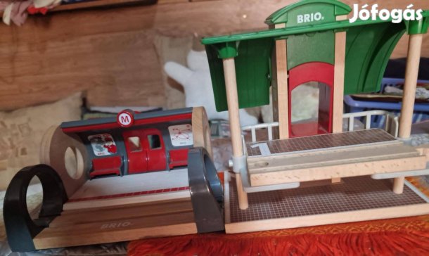 Brió több szettből álló kis vonat gyüjtemény