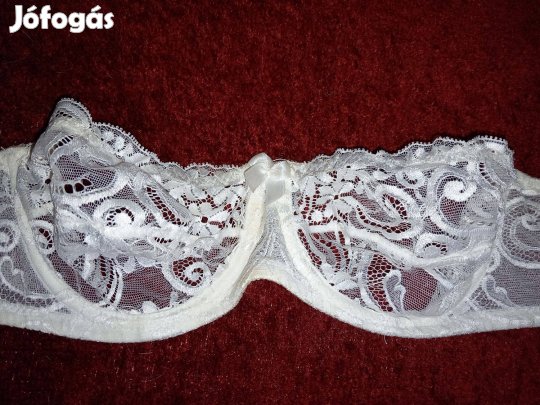 Brit gyártmányú csipkemelltartók