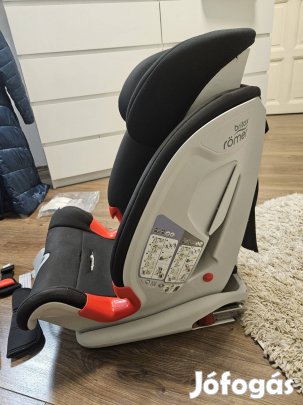 Britax Römer Advansafix III Sict 9-36 kg gyerekülés