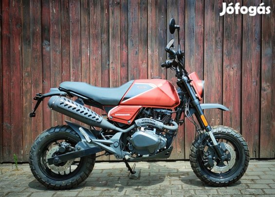 Brixton Crossfire 125 XS