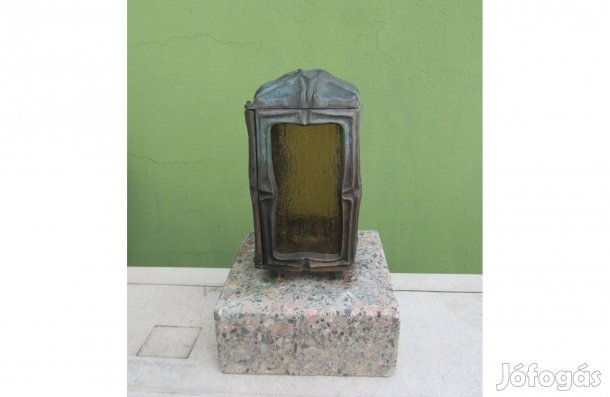 Bronz, kőtalpú mécses, lámpás