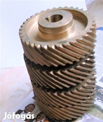 Bronz csavarkerék (kb. 1, 5 kg)