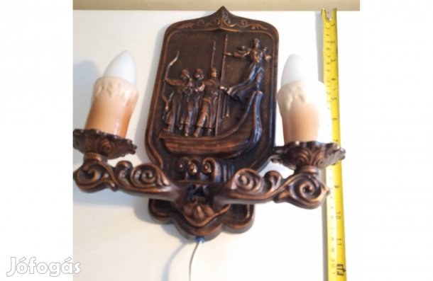 Bronz színű dísztárgyak