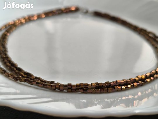 Bronz színű gyöngysor