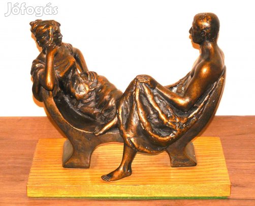 Bronz szobor "Római nő és férfi kanapén", fa talpon, hibátlan álapot !