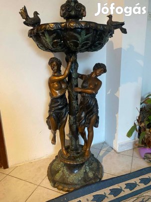Bronz szökőkút