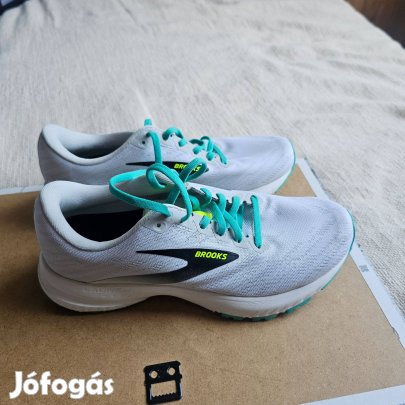 Brooks Launch 7 nöi cipö teljesen új cimkés 39-es méret