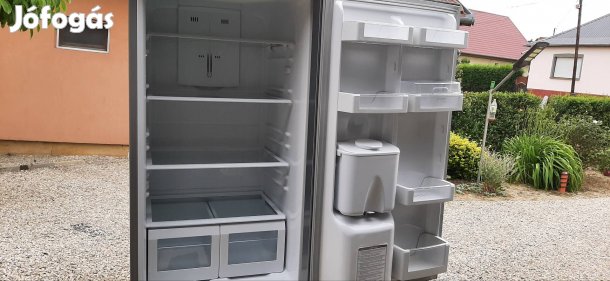 Brutális kombinált samsung hütő! szép sok funkció!