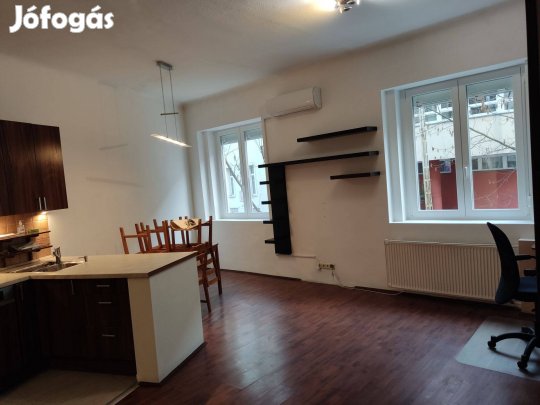 Buda, XII.ker. magasföldszinti szép lakás kiadó