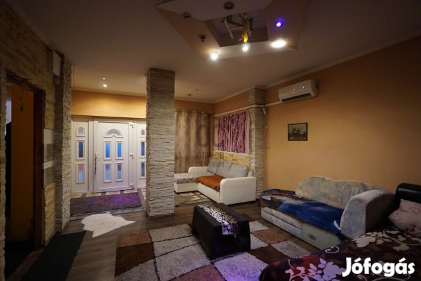Budafokon kényelmes, 3 szobás házrész várja új tulajdonosát!
