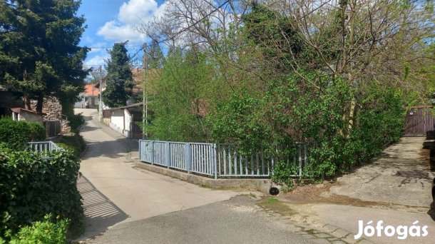 Budakalász, Patak sor, 26 m2-es, házrész, 1+1 szobás, felújítandó