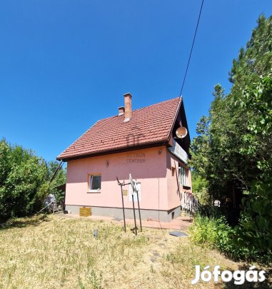 Budakalászi eladó tégla családi ház