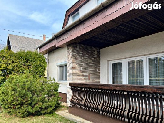 Budakalászon családi ház eladó