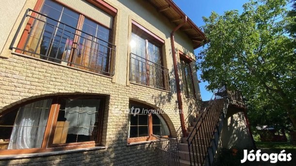 Budakeszii 238 nm-es ház eladó