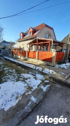 Budaörs, Városközpont utca, 140 m2-es, 2 generációs, családi ház