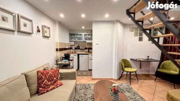 Budapest 06, Külső VI. / társasházi lakás / tégla / 1 szoba / 24 m