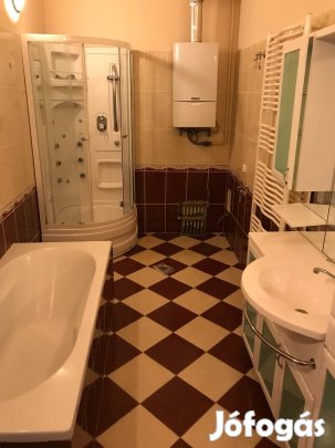 Budapest 8.kerületében eladó egy 87 m2-es lakás remek lokációval