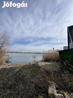 Budapest M0-ás mellett 2db VÍZPARTI telek eladó akár külön akár egyben