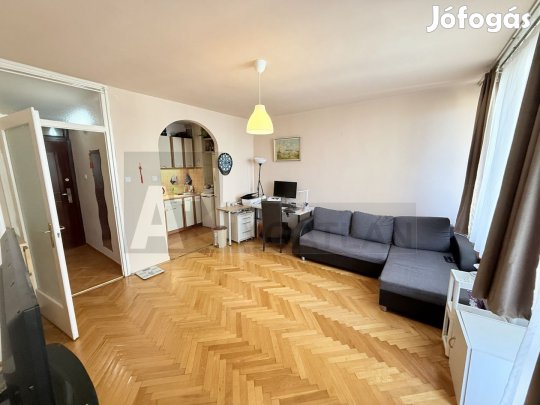 Budapest XI.ker. Bikás park szomszádságában, 2 szobás , nagy lodzsás