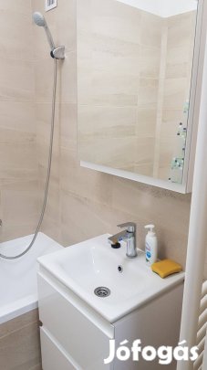 Budapest XV. kerület Neptun u. 1+2 félszoba kiadó panel lakás