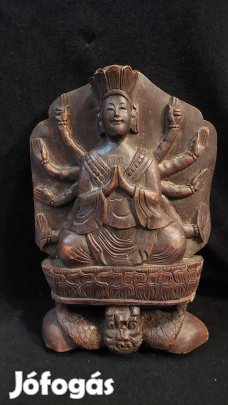 Buddha, régi faragott szobor