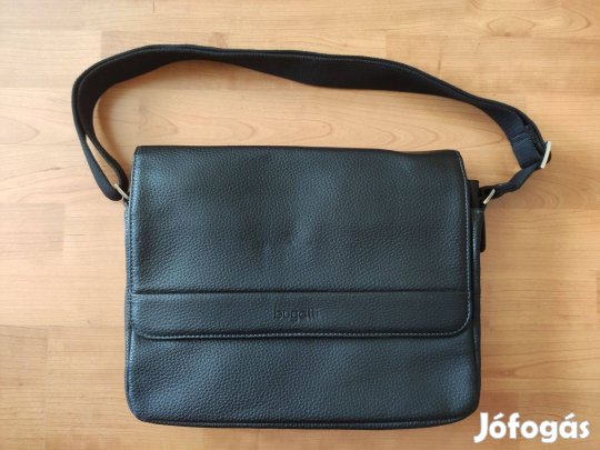 Bugatti fekete válltáska