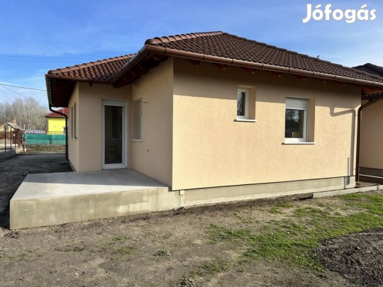 Bugyi, Új építésű, 454 m2-es, ikerház, 4 szobás, kiváló állapotú