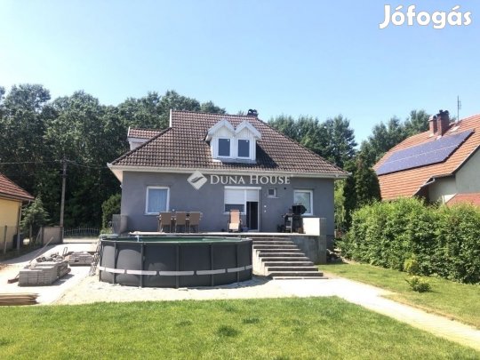 Bugyii 82 nm-es ház eladó