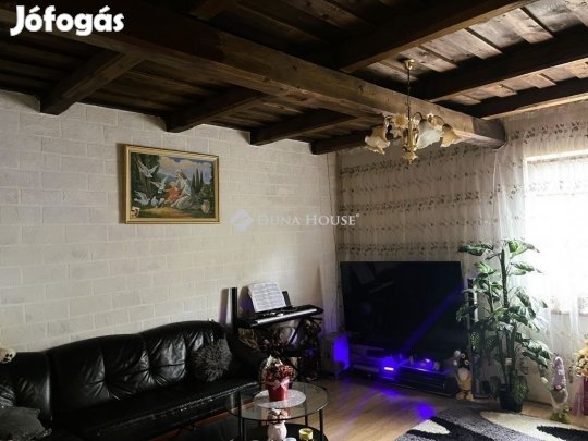 Bugyii eladó 58 nm-es ház