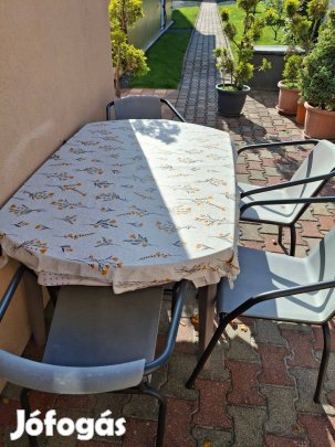 Bükfürdőn kerti asztal székekkel együtt eladó