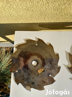 Bükfürdőn olcsón eladó vídia betétes nútmaró lap