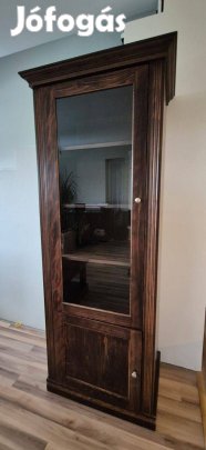Bükk polcos szekrény üvegajtóval