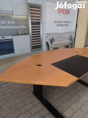 Bükk színű főnöki asztal, íróasztal,240x100 cm - használt irodabútor