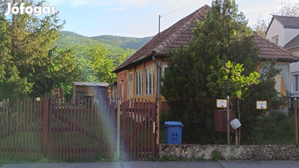 Bükkre néző ingatlan Berekalján - két utcára nyíló telekkel, 1471 nm
