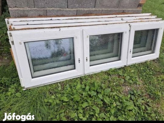 Bukó nyíló műanyag ablak