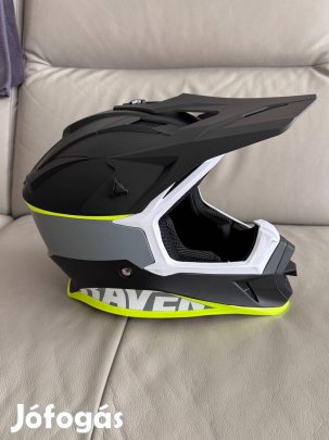 Bukósisak+szemüveg