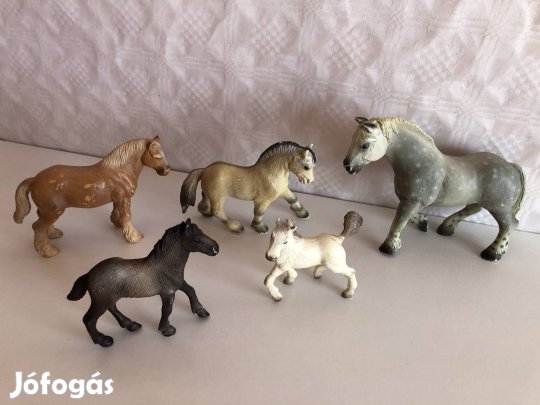 Bullyland és más Figurák