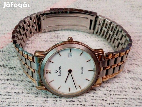 Bulova Quartz, naptáras klasszikus női karóra, aranyozott sávos csat