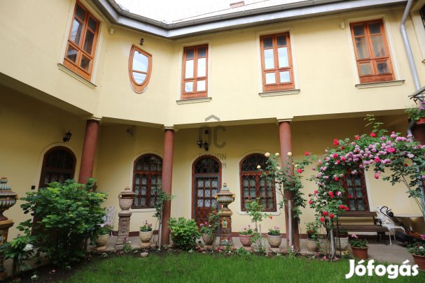 Bunker Esztergom város szívében!