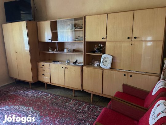 Bútor Eladas 