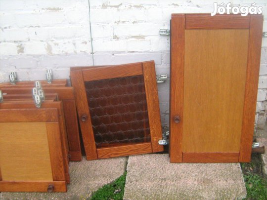 Bútor ajtók zsanérral és párban