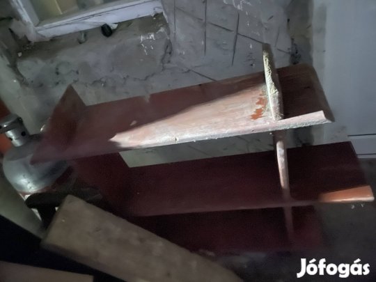 Bútor polc szekrény 