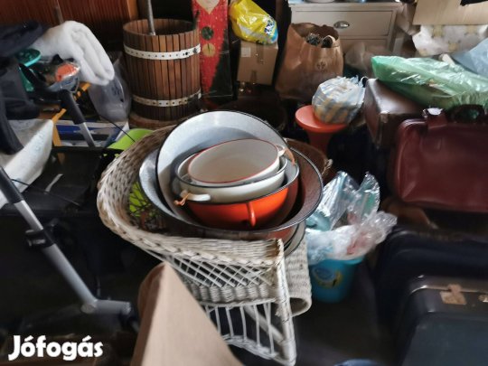 Bútorok, egyéb eszközök