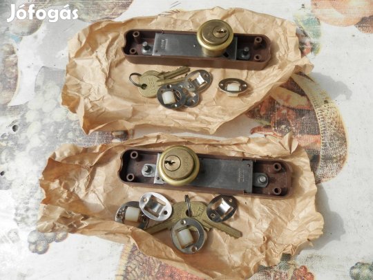 Bútorzár régebbi típus eladó