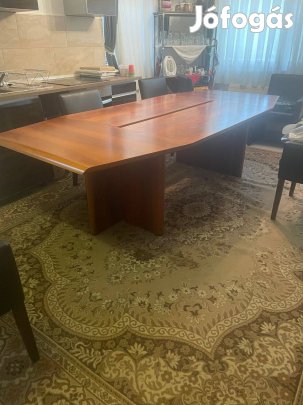 Bútorzat tárgyalóasztal