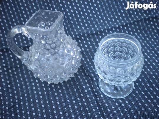 Bütykös üveg kancsó keresztelő pohárral parádi