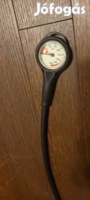 Búvár nyomásmérő óra