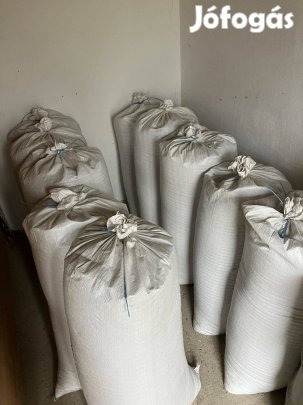 Búza eladó takarmányozási célra 10000 Ft_mázsa kb. 10 mázsa Győrben